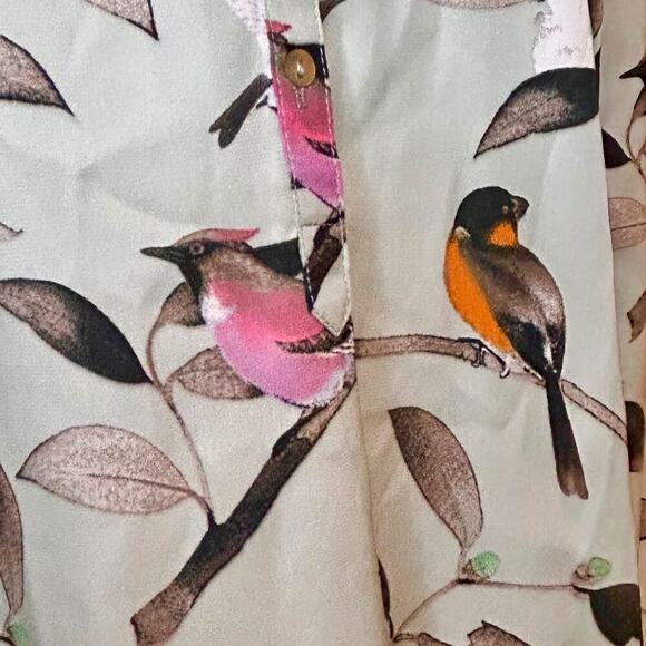 BIRDS Zara Blouse Top Sz Medium Green Long Sleeve V Neck Green - Picture 8 of 8